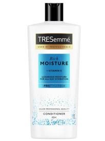 TRESemme Hoitoaine Rich Moisture 685 ml