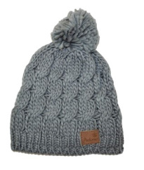 naisten pipo, jossa tupsu monivärinen